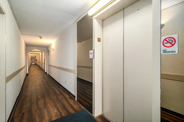 $119,900 | 1043 South York Road, Unit 202, Bensenville, IL 60106