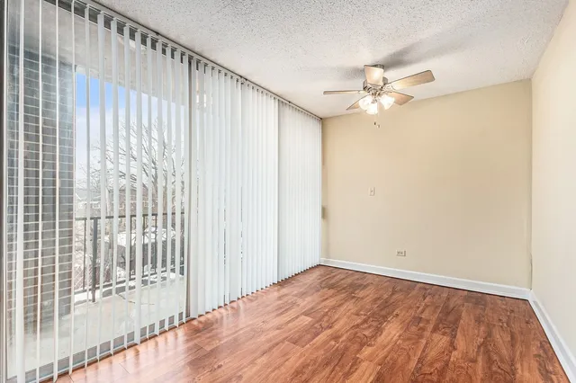 $119,900 | 1043 South York Road, Unit 202, Bensenville, IL 60106