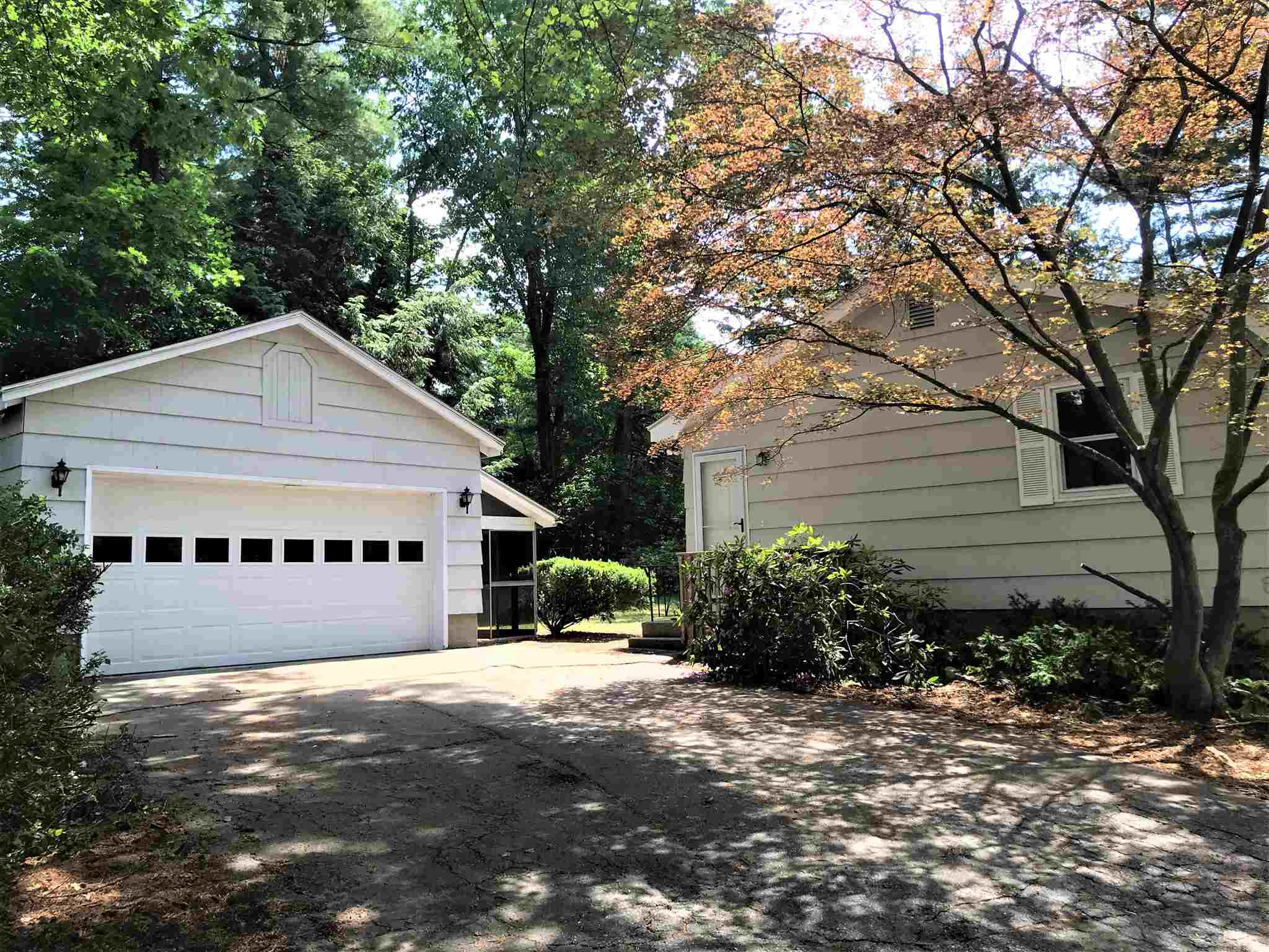 234 Harris Road Nashua, NH 03062 - Photo 2 of 23