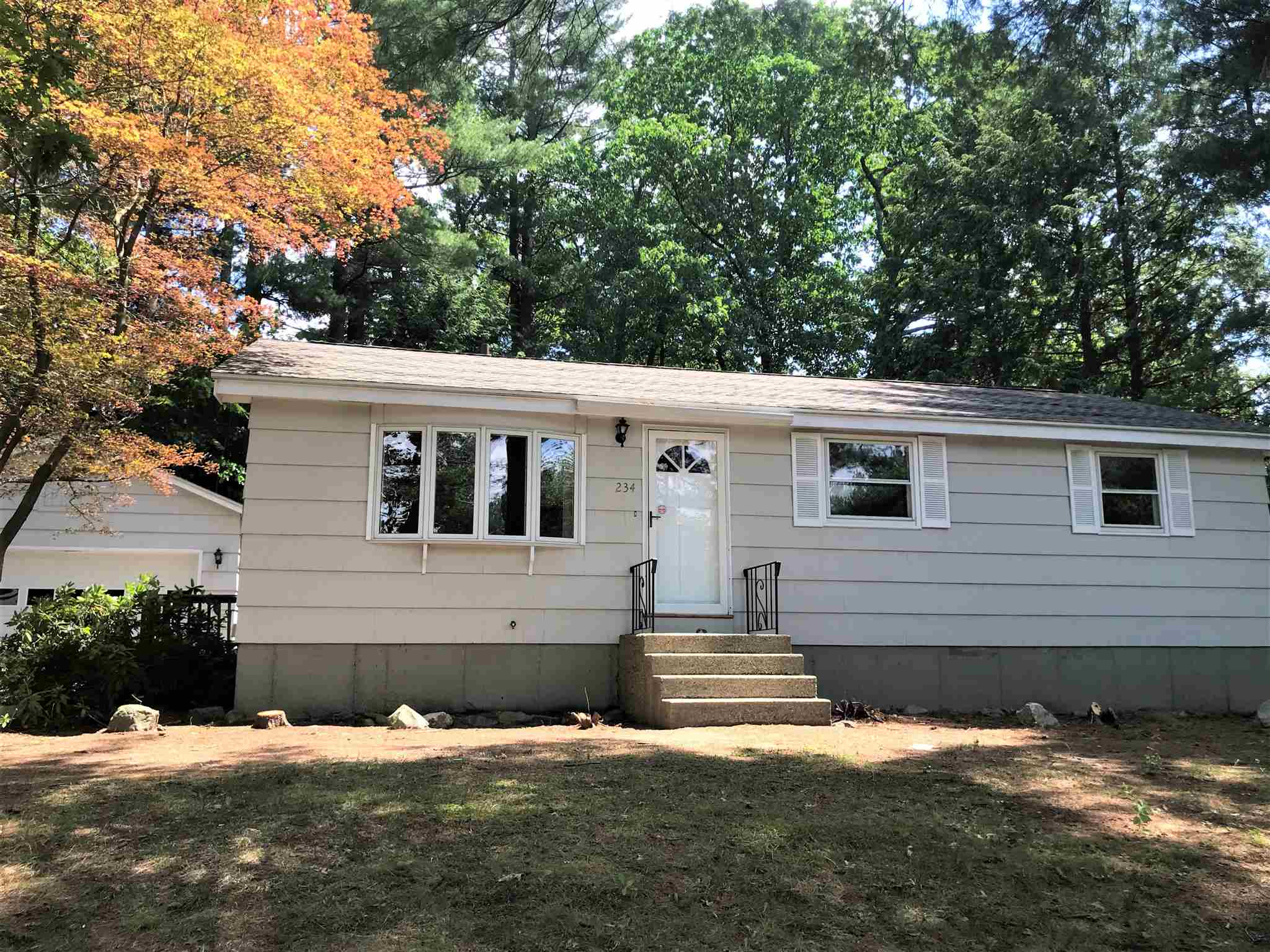 234 Harris Road Nashua, NH 03062 - Photo 3 of 23