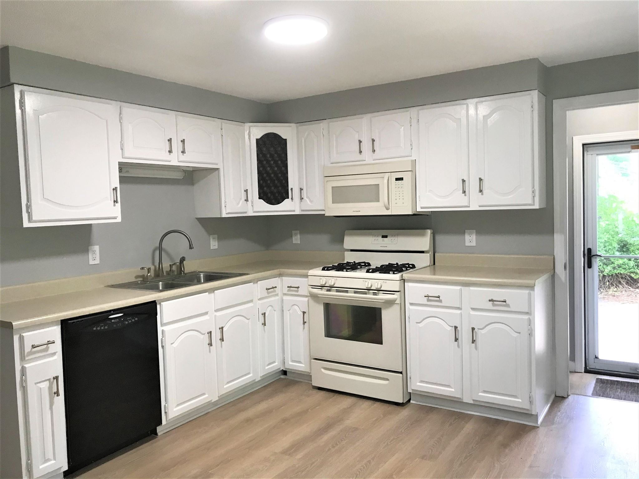 234 Harris Road Nashua, NH 03062 - Photo 5 of 23