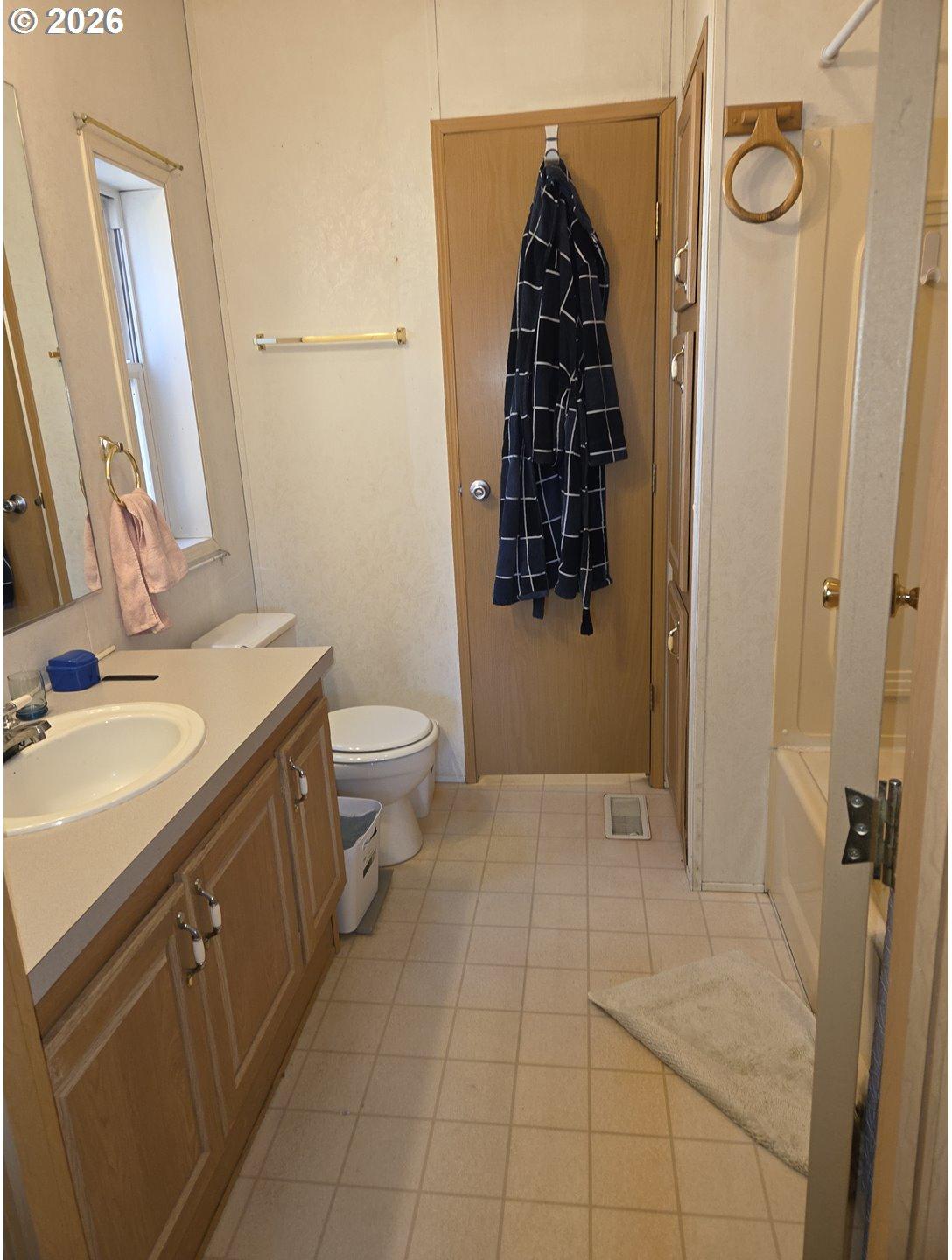 5335 Main Street, Unit 11 Springfield, OR 97478 - Photo 16 of 30 Primary Bedroom