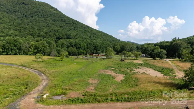 $169,900 | 2 Highland River Parkway, Unit 2, Newland, NC 28657