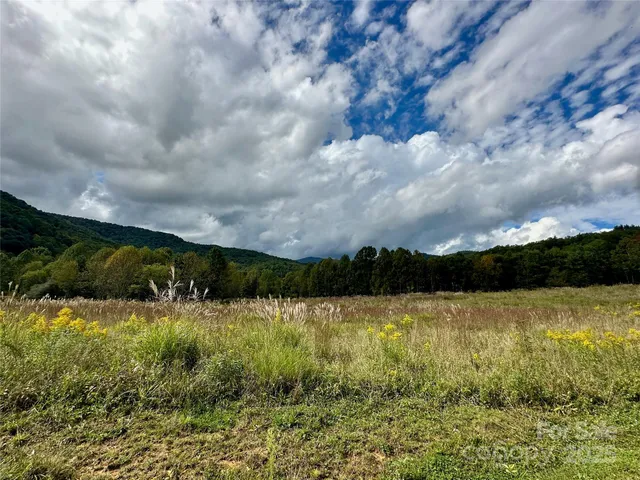 $169,900 | 2 Highland River Parkway, Unit 2, Newland, NC 28657