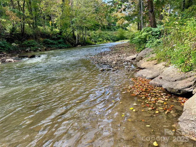 $169,900 | 2 Highland River Parkway, Unit 2, Newland, NC 28657