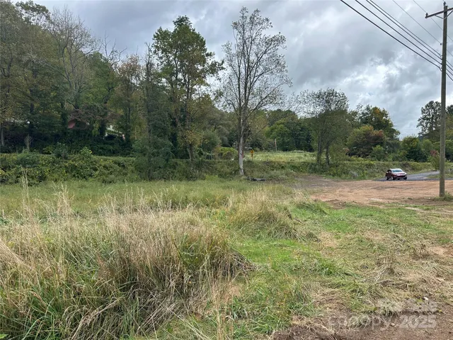 $169,900 | 2 Highland River Parkway, Unit 2, Newland, NC 28657