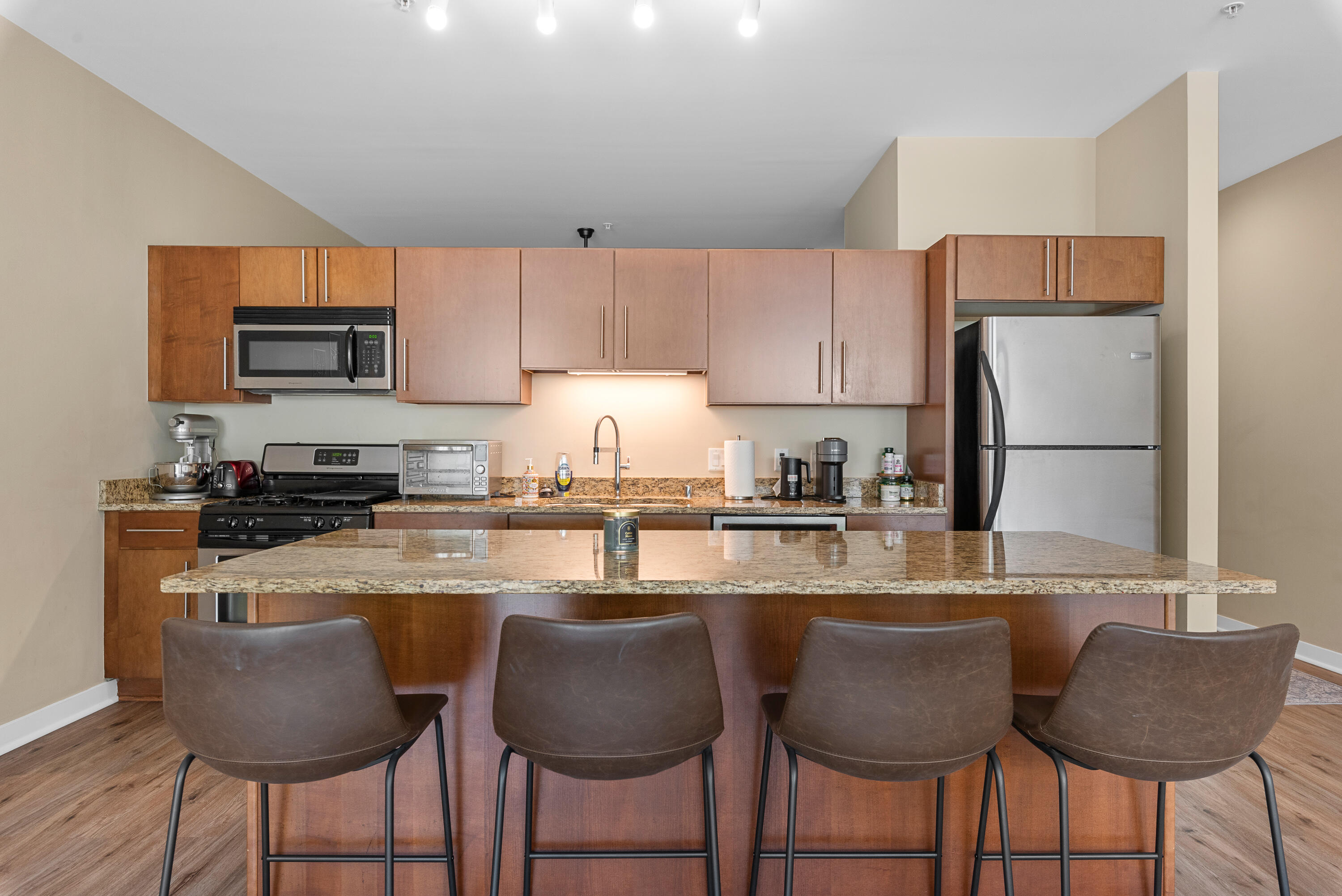 1902 North Commerce Street, Unit 102 Milwaukee, WI 53212 - Photo 10 of 28 Kitchen Island
