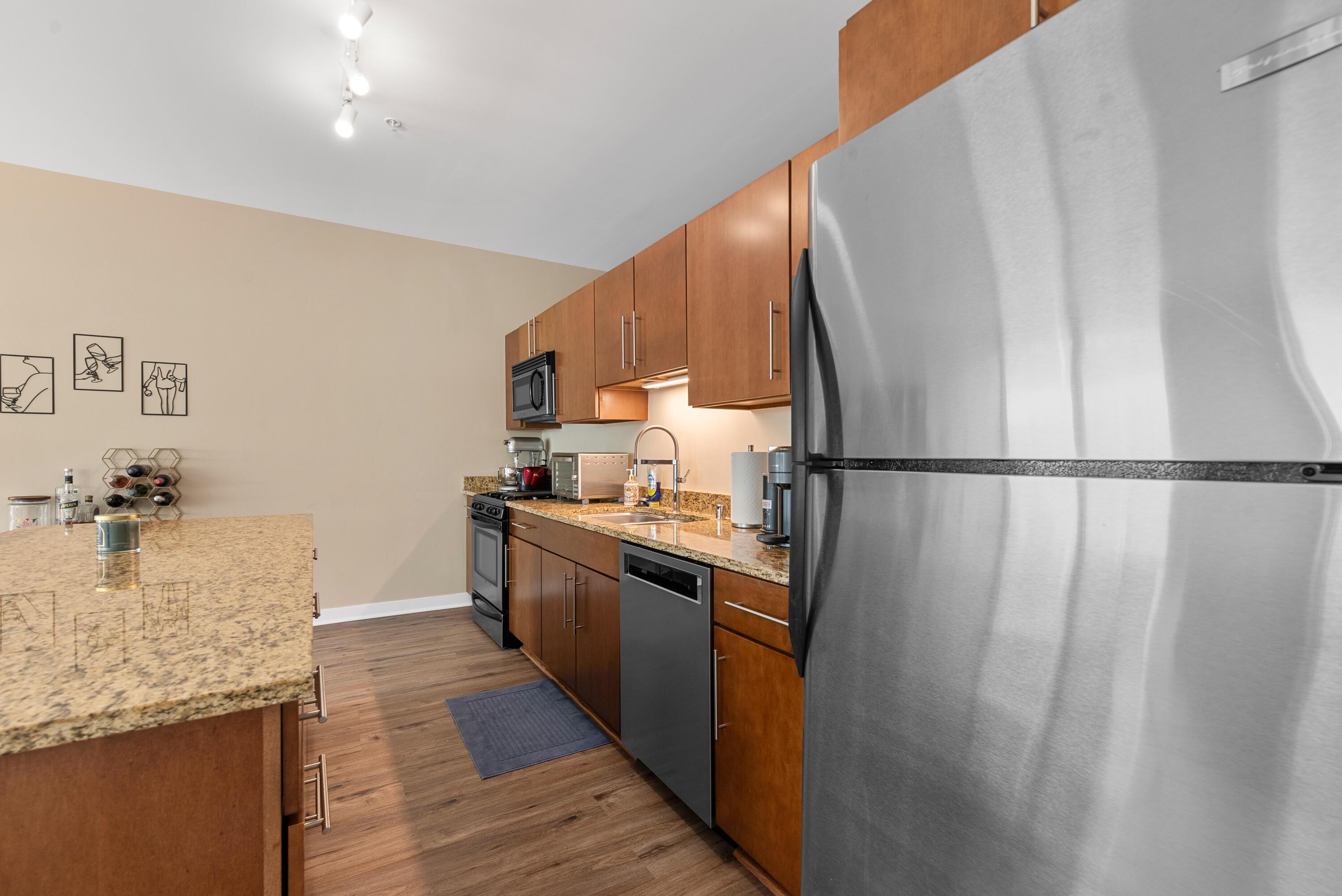 1902 North Commerce Street, Unit 102 Milwaukee, WI 53212 - Photo 11 of 28 Kitchen