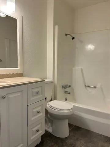 $950 | 6500 South 1st Street, Unit 103, Austin, TX 78745