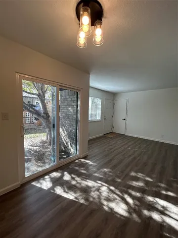 $950 | 6500 South 1st Street, Unit 103, Austin, TX 78745