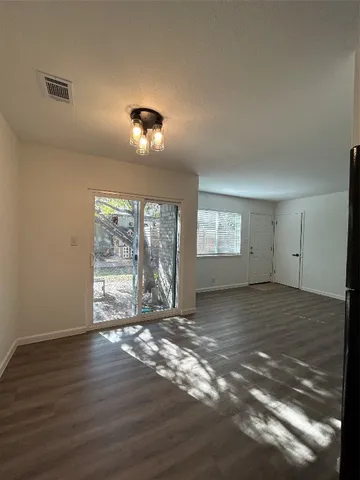 $950 | 6500 South 1st Street, Unit 103, Austin, TX 78745