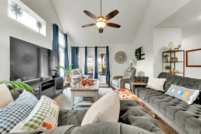 $2,800 | 345 Twin Creeks Drive, Garland, TX 75040