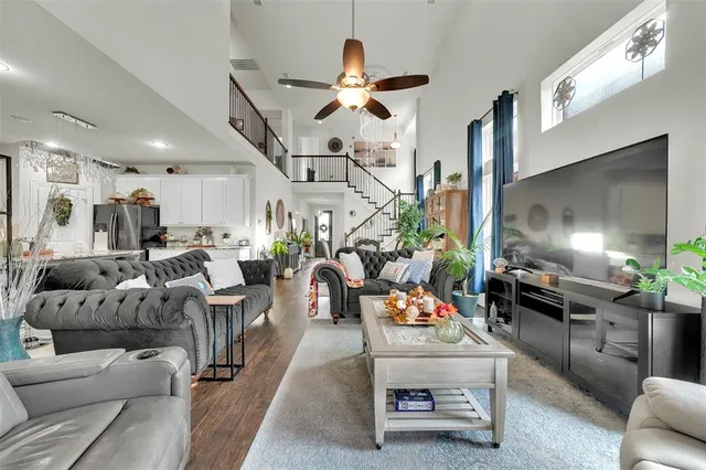 $2,800 | 345 Twin Creeks Drive, Garland, TX 75040