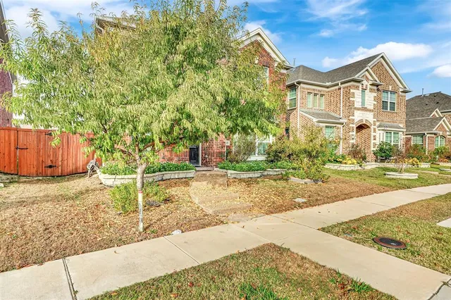 $2,800 | 345 Twin Creeks Drive, Garland, TX 75040