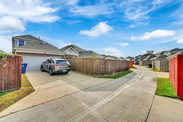 $2,800 | 345 Twin Creeks Drive, Garland, TX 75040