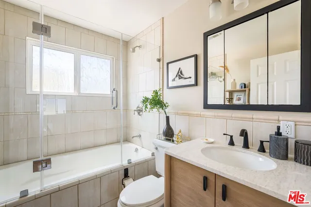 $2,950,000 | 439 Carroll Canal, Venice, CA 90291