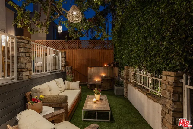 $2,950,000 | 439 Carroll Canal, Venice, CA 90291