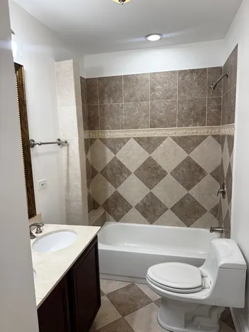 $2,000 | 4852 South Prairie Avenue, Unit 1A, Chicago, IL 60615