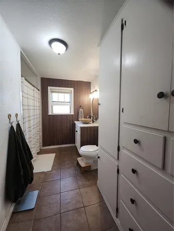 $1,750 | 440 South Main Street, Springtown, TX 76082