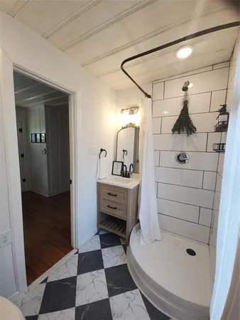 $1,750 | 440 South Main Street, Springtown, TX 76082