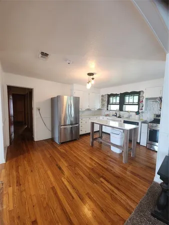 $1,750 | 440 South Main Street, Springtown, TX 76082