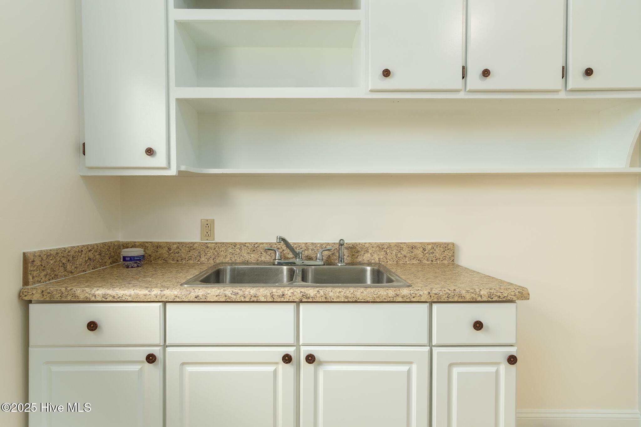 907 Sycamore Avenue Kinston, NC 28504 - Photo 13 of 26 907 Sycamore-13