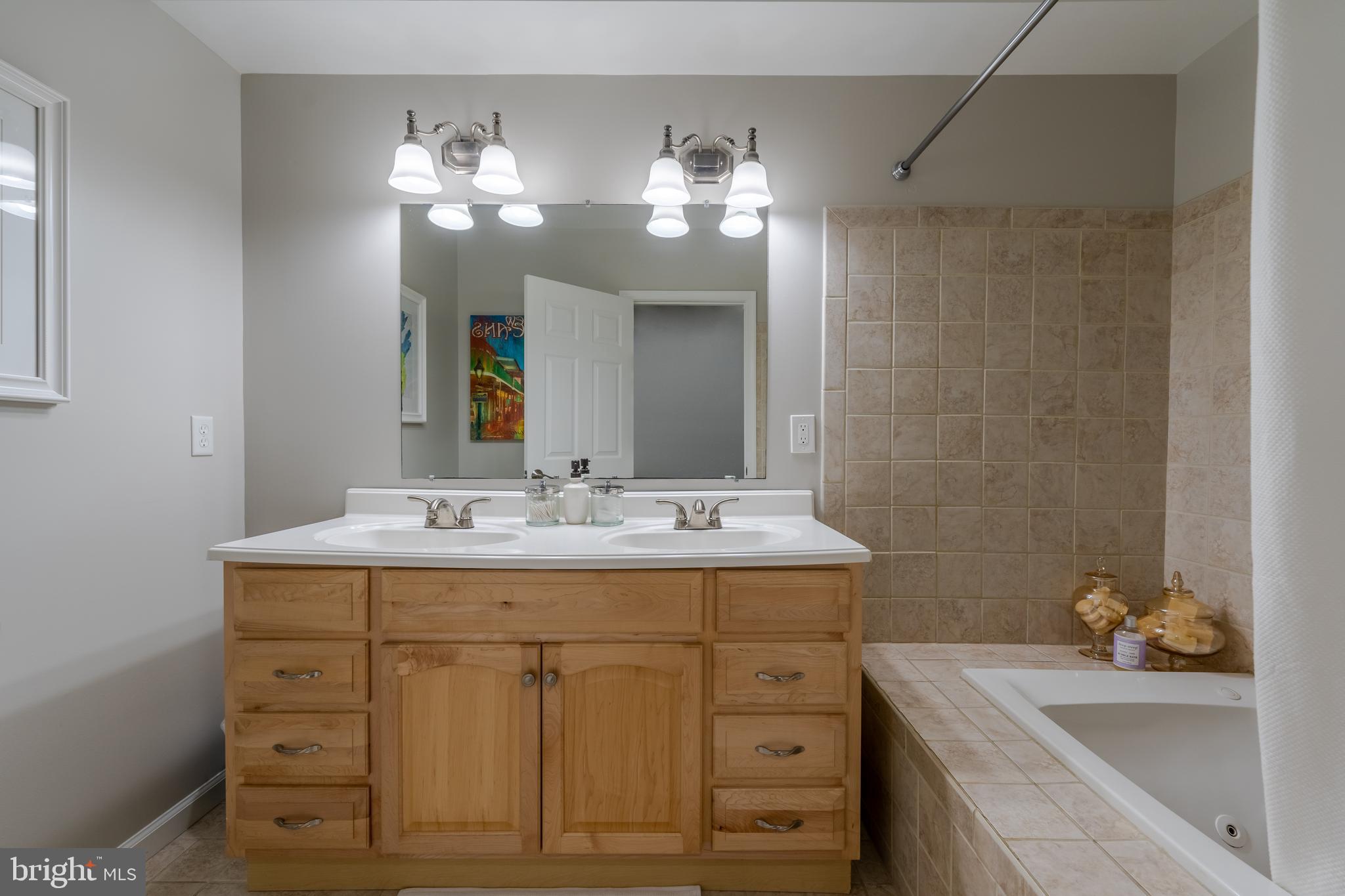 514 South Collington Avenue Baltimore, MD 21231 - Photo 26 of 40 Full Bath, 2nd level
