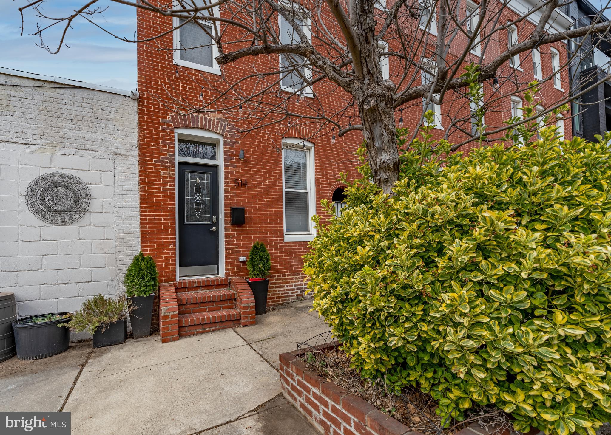 514 South Collington Avenue Baltimore, MD 21231 - Photo 3 of 40 Front