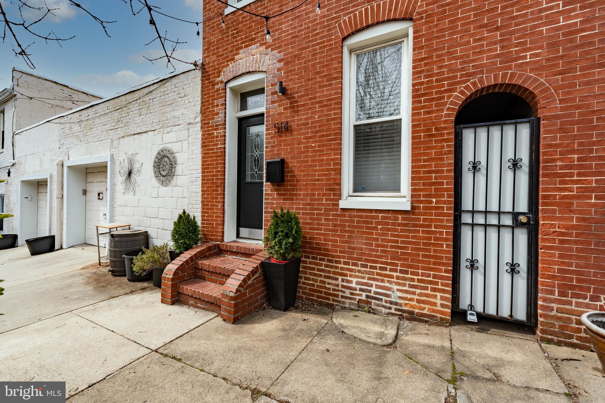 514 South Collington Avenue Baltimore, MD 21231 - Photo 4 of 40 Front