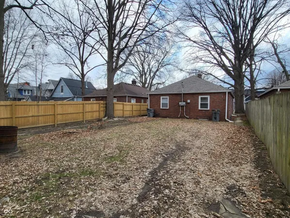 $795 | 1114 North Dearborn Street, Indianapolis, IN 46201