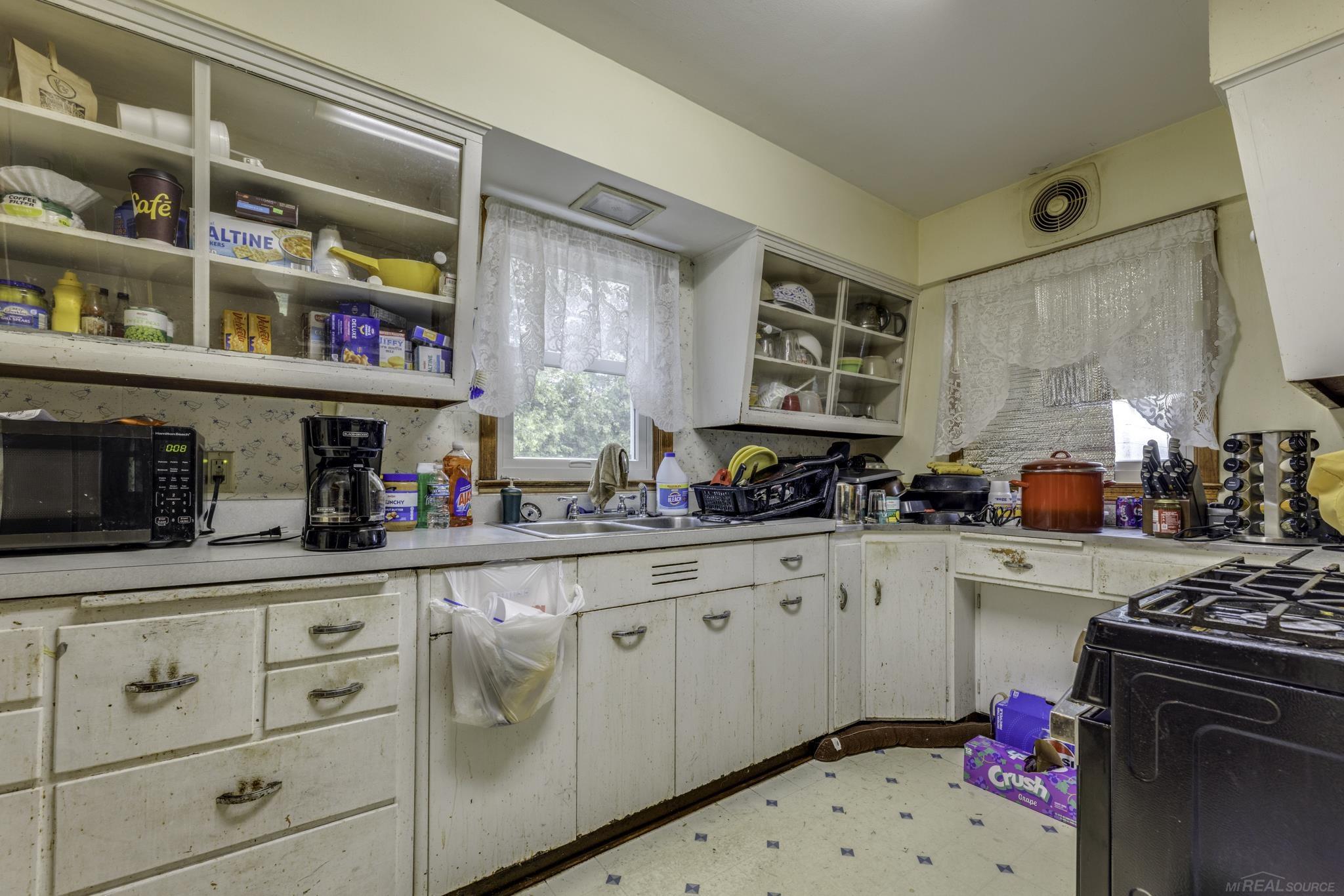 5957 Lakeshore Road Lexington, MI 48450 - Photo 11 of 43