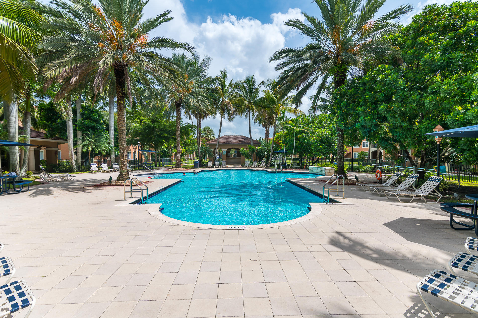7980 North Nob Hill Road, Unit 303 Tamarac, FL 33321 - Photo 17 of 19 photo-17