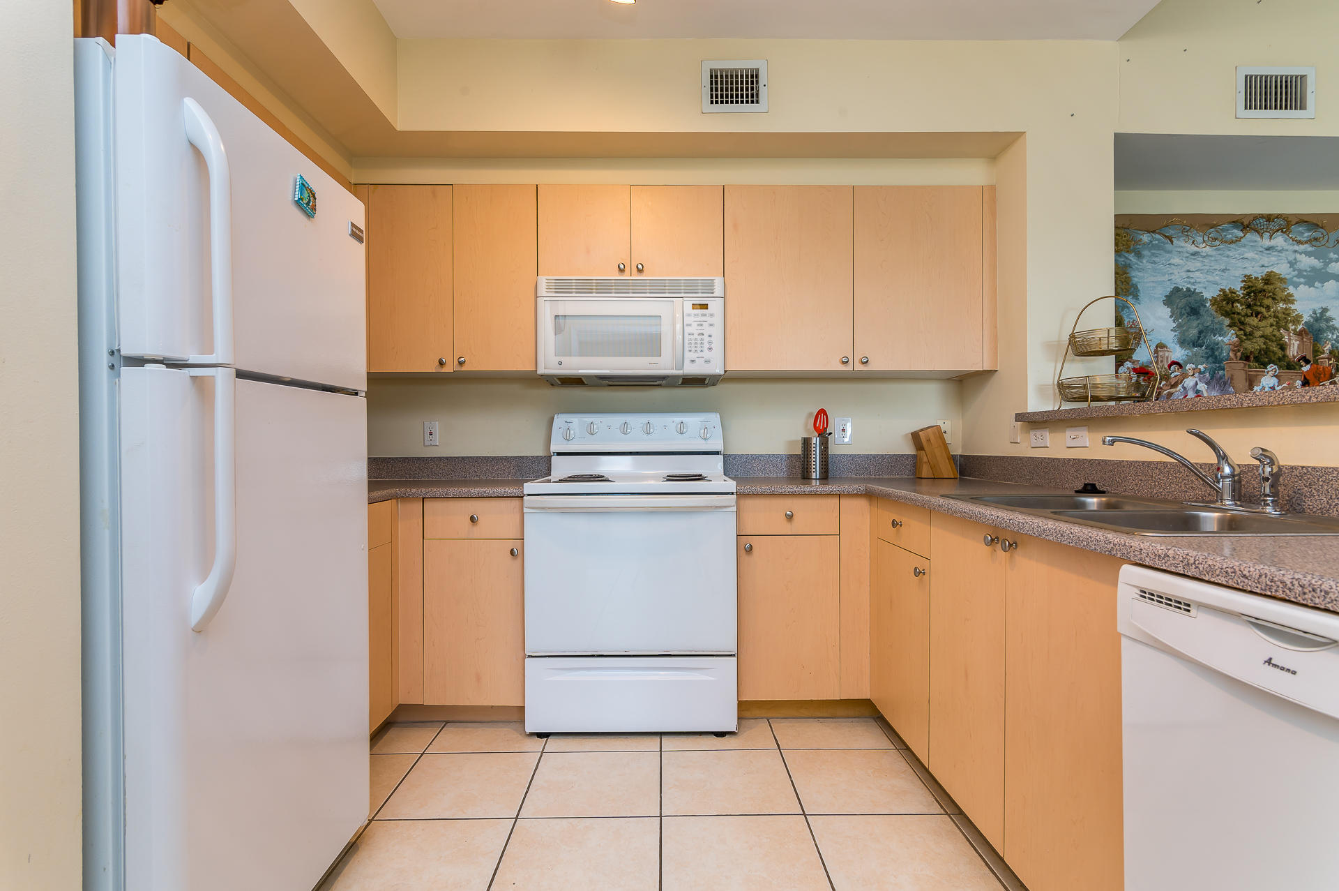 7980 North Nob Hill Road, Unit 303 Tamarac, FL 33321 - Photo 4 of 19 photo-4