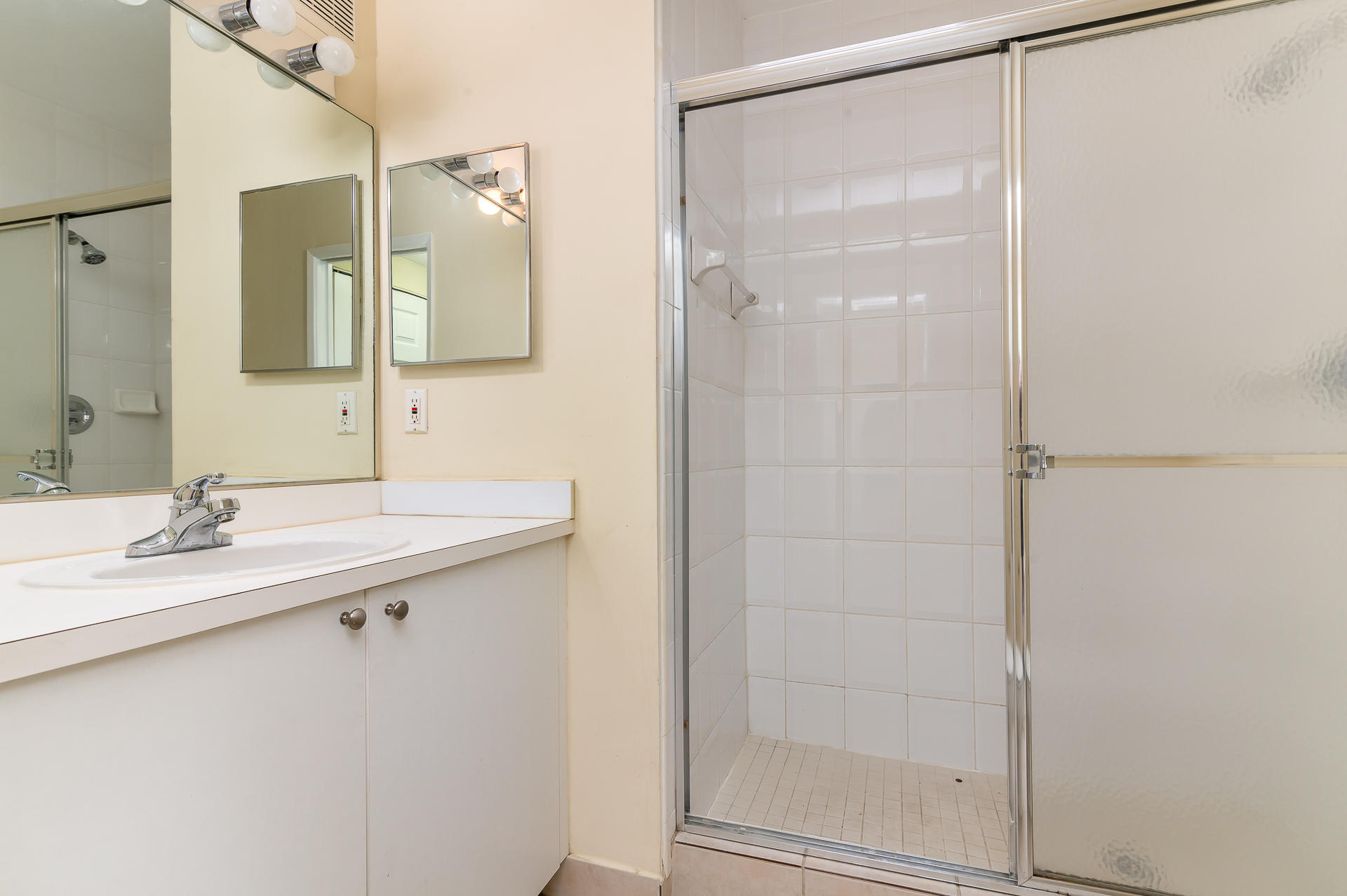 7980 North Nob Hill Road, Unit 303 Tamarac, FL 33321 - Photo 10 of 19 photo-10