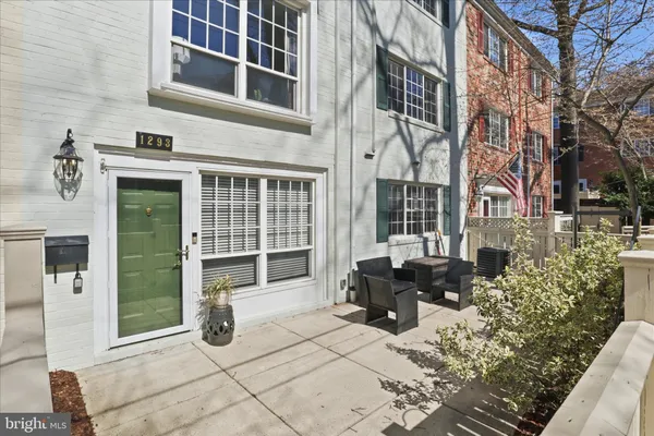 $360,000 | 1293 North Van Dorn Street, Alexandria, VA 22304