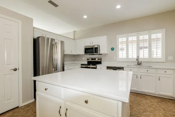 $2,280 | 1913 South 83rd Drive, Tolleson, AZ 85353