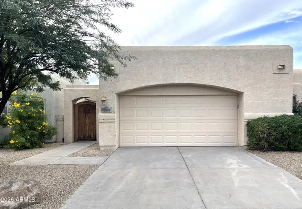 $2,295 | 18640 North 44th Place, Phoenix, AZ 85050