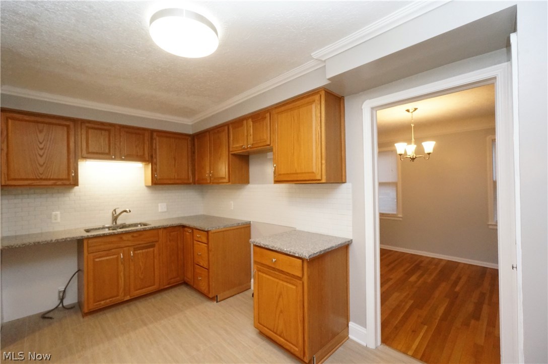 4063 Linnell Road Cleveland, OH 44121 - Photo 9 of 35