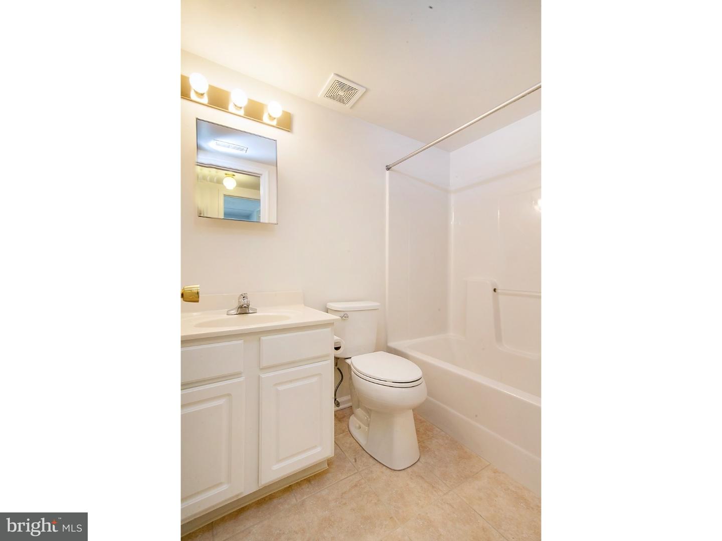 528 Brandon Road Norristown, PA 19403 - Photo 13 of 25 Gallery Image 13