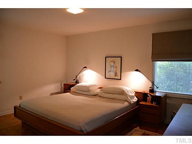 3700 Swann Street Raleigh, NC 27612 - Photo 10 of 20 Master bedroom