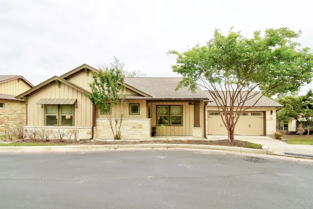 $3,400 | 14501 Falcon Head Boulevard, Unit 30, Austin, TX 78738