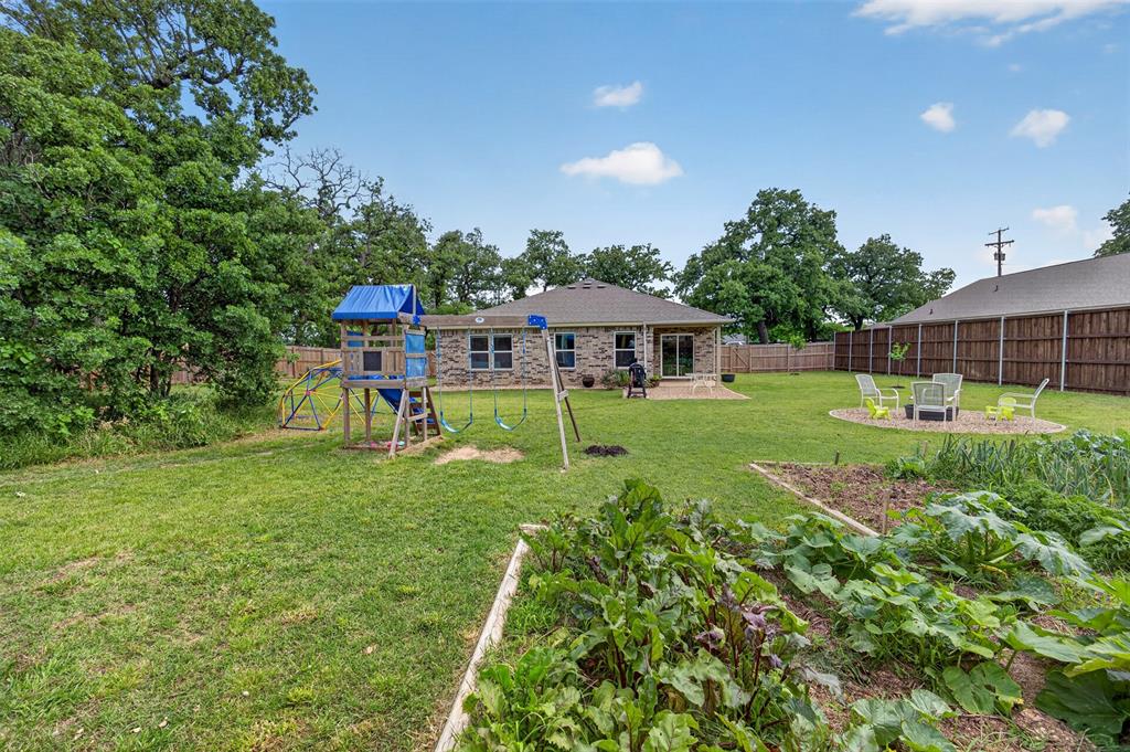 901 East 3rd Street Springtown, TX 76082 - Photo 30 of 38