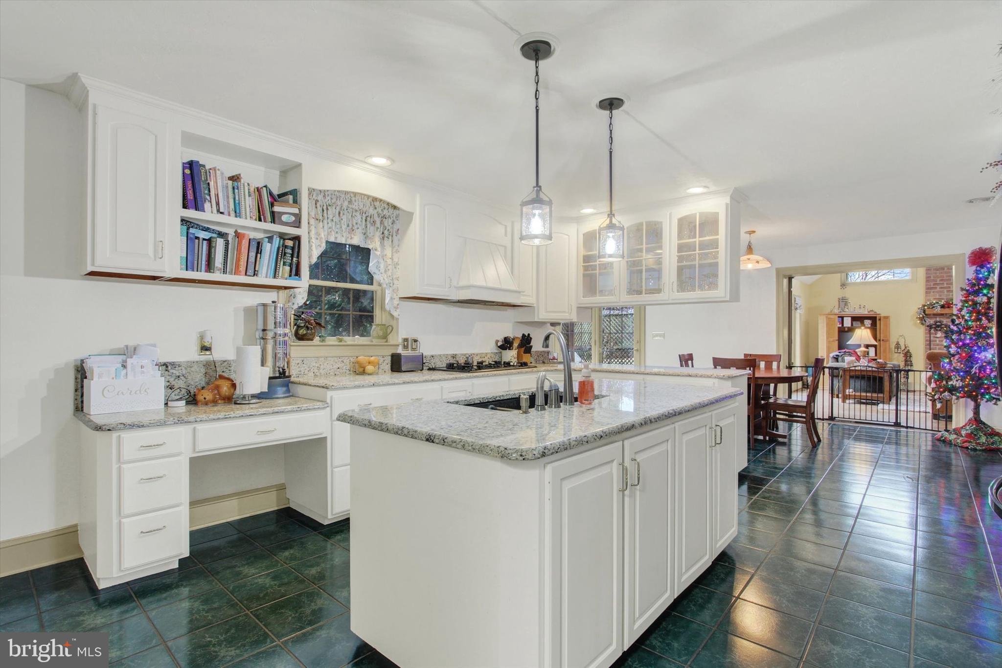 3504 Eagle Ridge Court Hanover, PA 17331 - Photo 15 of 59 Kitchen