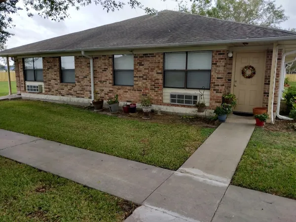 $1,371 | 1207 Miracle Drive, Edna, TX 77957