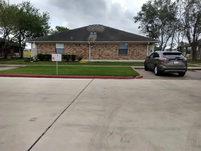 $1,371 | 1207 Miracle Drive, Edna, TX 77957