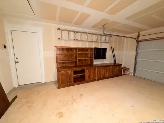 a view of a livingroom with furniture