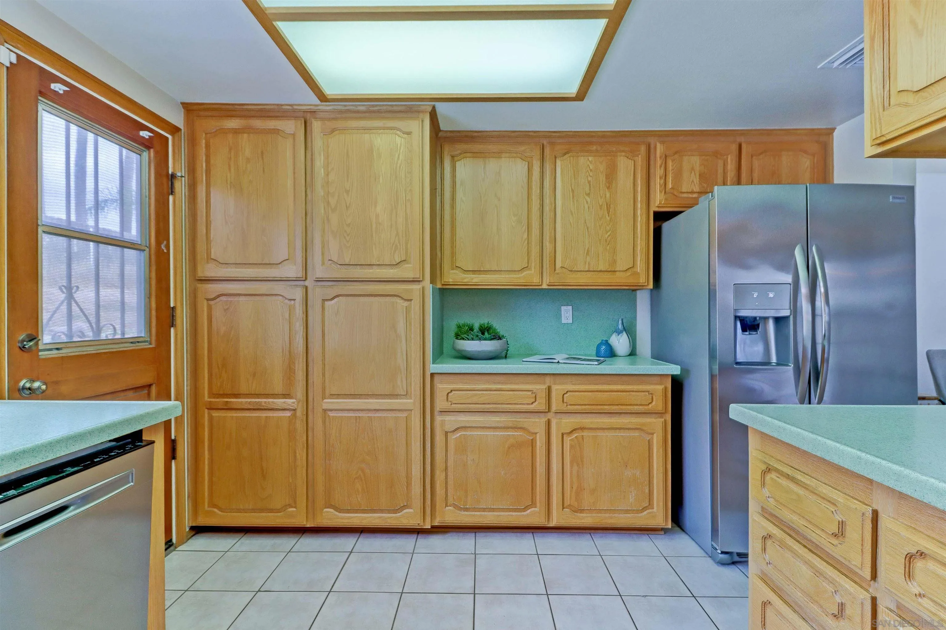 9669 Derald Road Santee, CA 92071 - Photo 4 of 32 Gallery Image 4