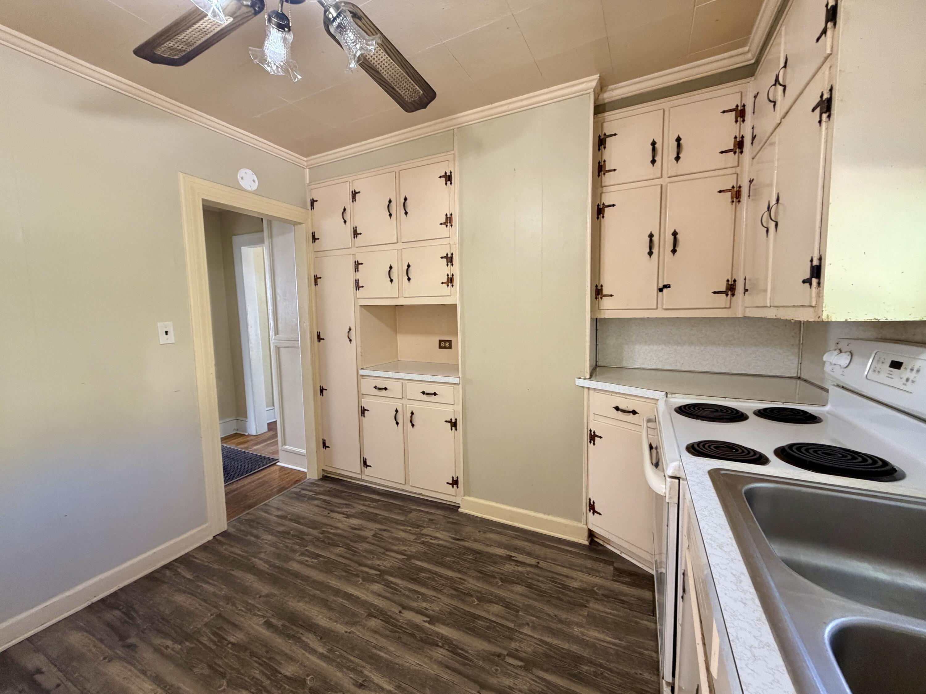 931 Myrtle Road Martinsville, VA 24112 - Photo 15 of 26 IMG_2024