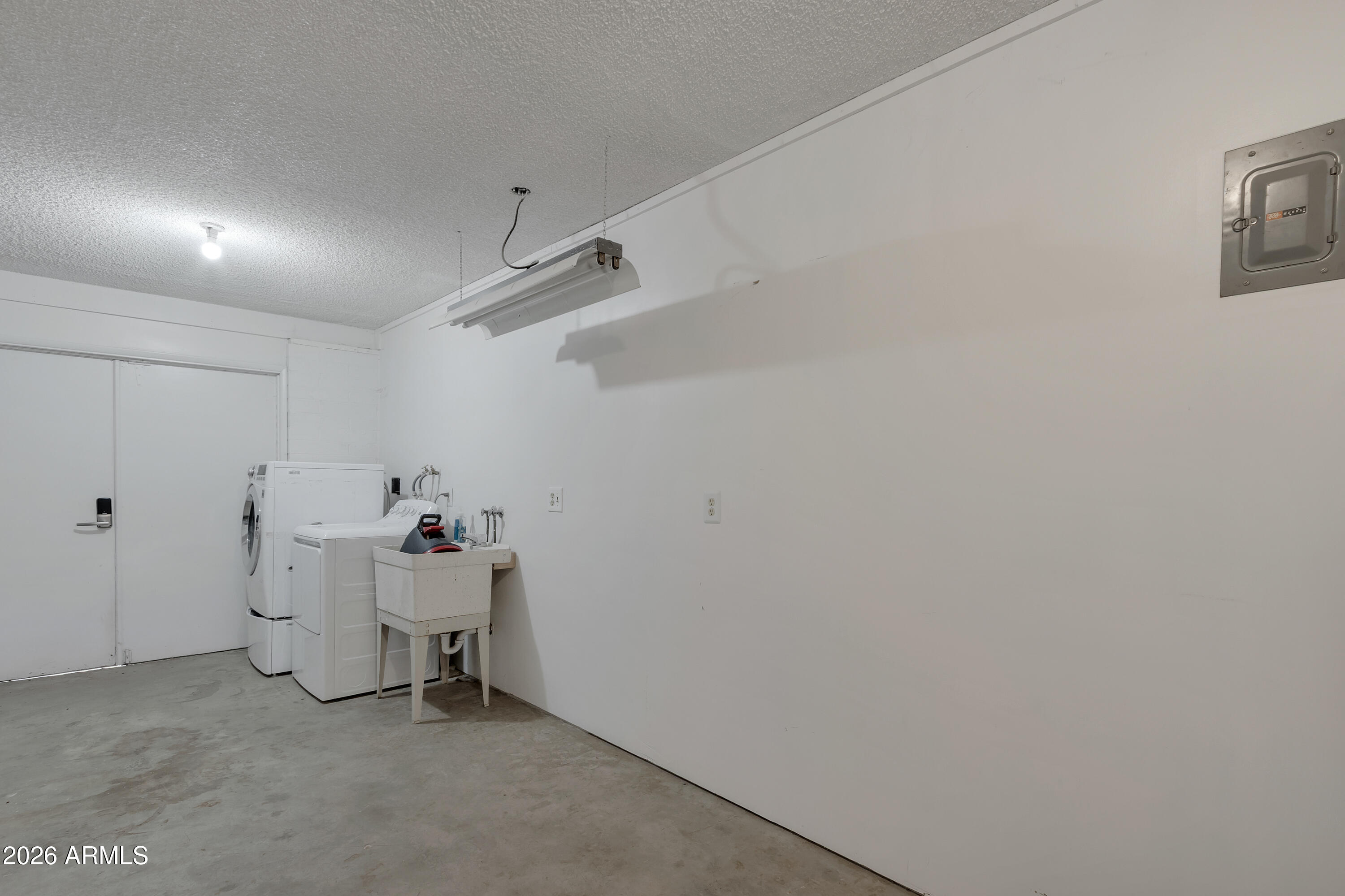 4410 North Montezuma Avenue Rimrock, AZ 86335 - Photo 22 of 27 laundry room and storage
