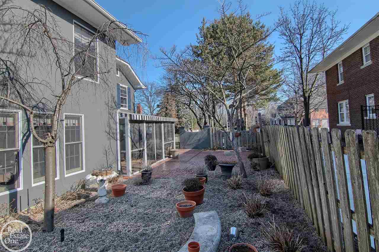 1033 Bishop Road Grosse Pointe Park, MI 48230 - Photo 31 of 37